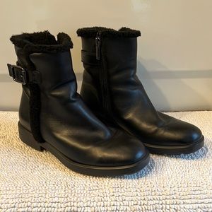 Aquatalia Lorna Black Leather Shearling Winter Boots